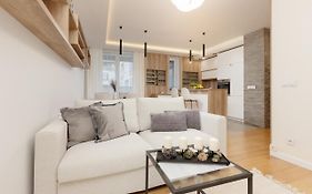 Spacious Lodygowa Apartment Ideal For Families By Noclegi Renters